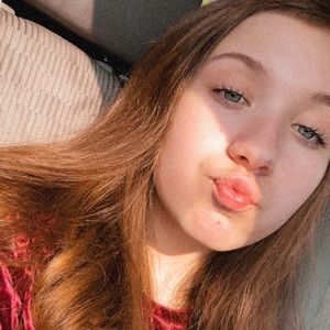 Meet your Posher, Lily